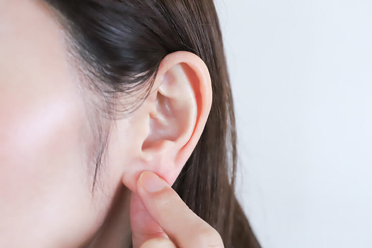 耳たぶ縮小術