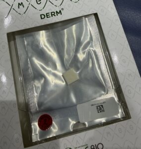 当院で使用している人工真皮のシート（京都駅前美容外科の画像）